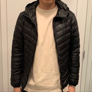 UNIQLO ultra light down hooded jacket